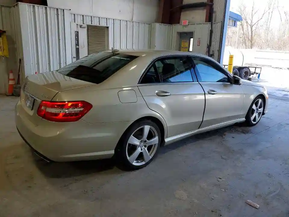 WDDHF8HBXAA210984 2010 MERCEDES-BENZ E-CLASS-4