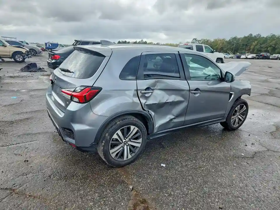 JA4ARUAU9NU007770 2022 MITSUBISHI OUTLANDER-2