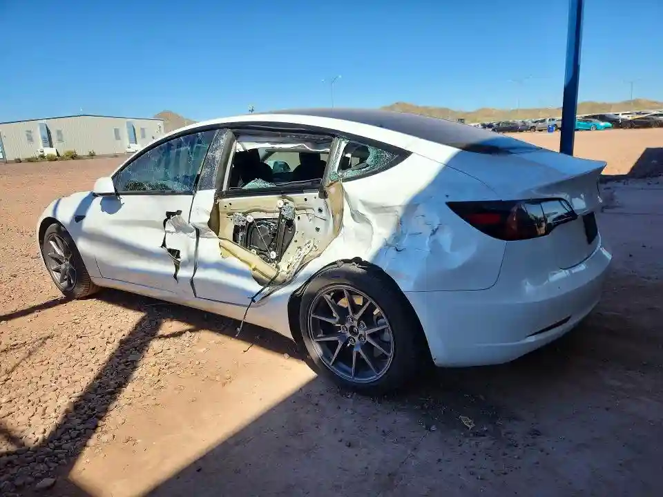 5YJ3E1EA5PF464838 2023 TESLA MODEL 3-1