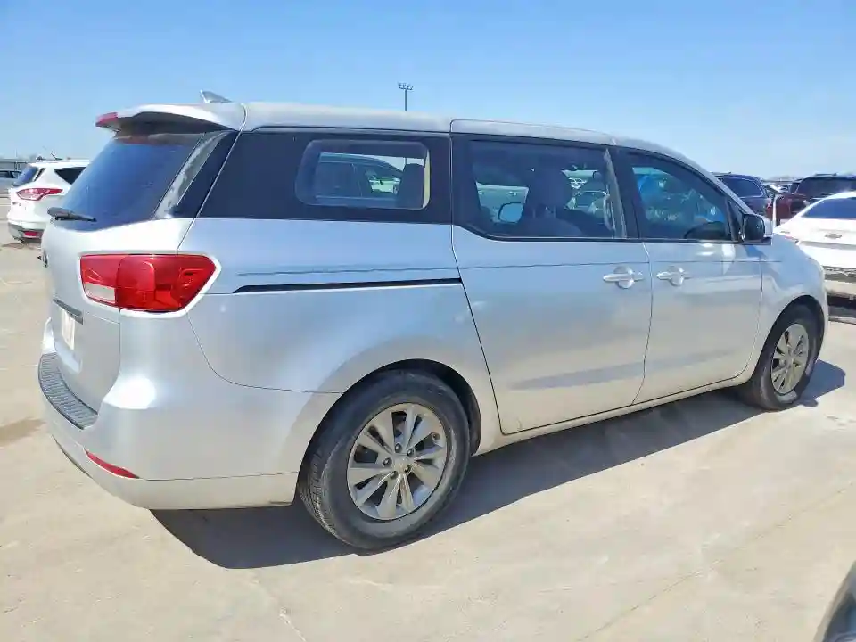 KNDMA5C17H6279570 2017 KIA SEDONA-2