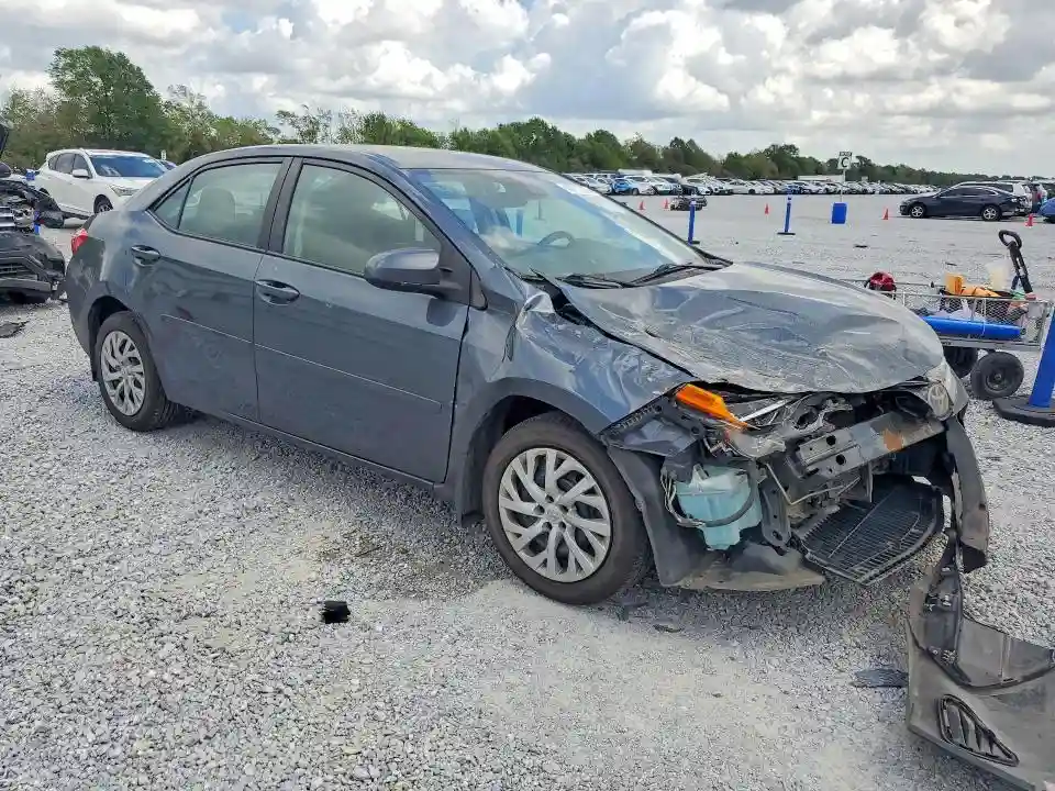 5YFBURHE1JP795939 2018 TOYOTA COROLLA-3