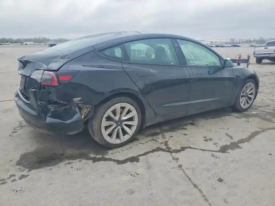 5YJ3E1EB6PF391990 2023 TESLA MODEL 3-2