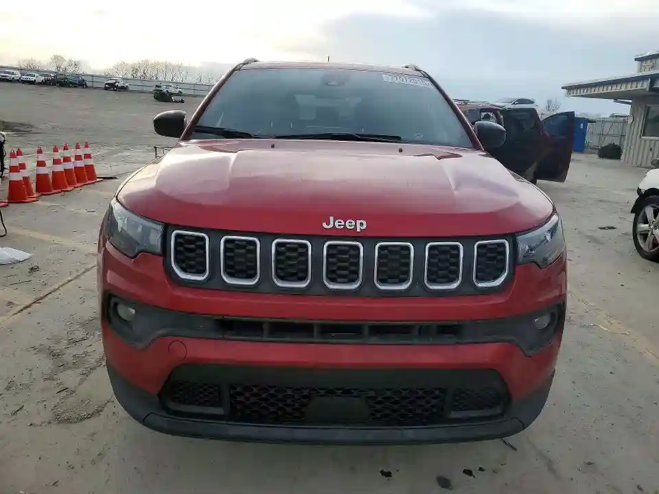3C4NJDBN6ST570853 2025 JEEP COMPASS-4