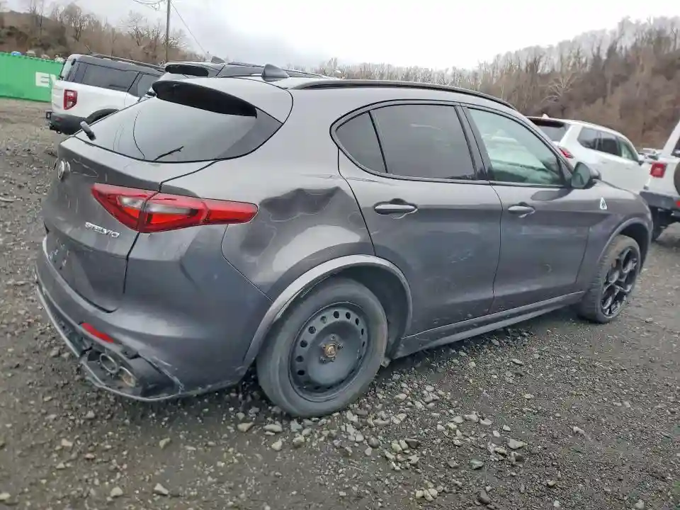 ZASPAKEV8P7D67930 2023 ALFA ROMEO STELVIO-2
