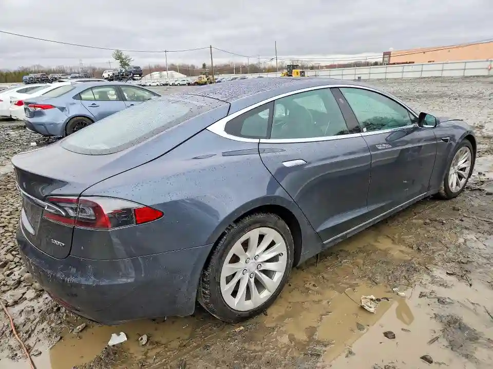 5YJSA1E2XJF258115 2018 TESLA MODEL S-2