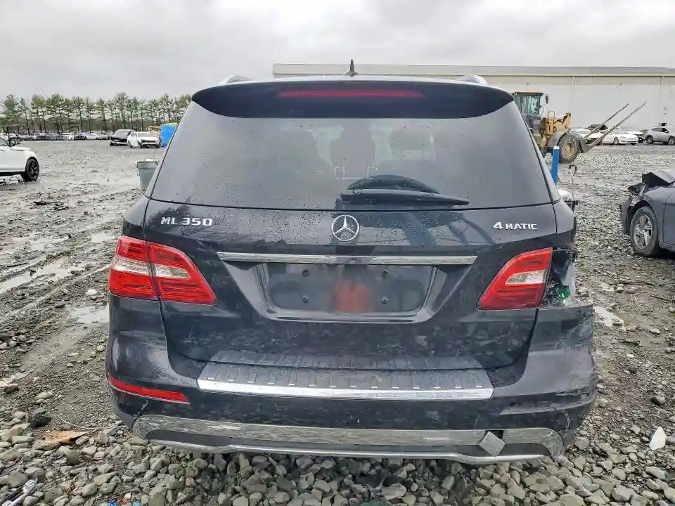 4JGDA5HB2CA010699 2012 MERCEDES-BENZ M-CLASS-5
