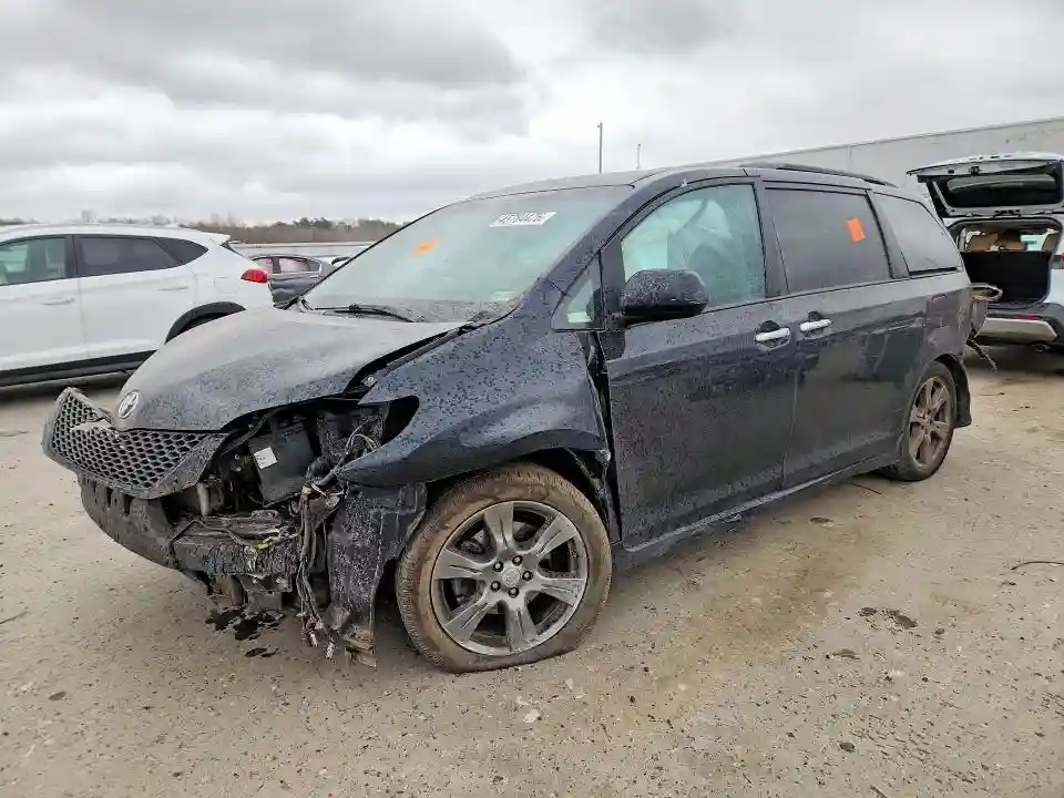5TDXZ3DC4HS869011 2017 TOYOTA SIENNA-0
