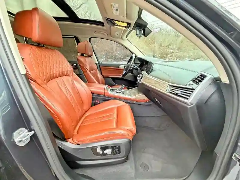 5UXCW2C52KLB43713 2019 BMW X7-4
