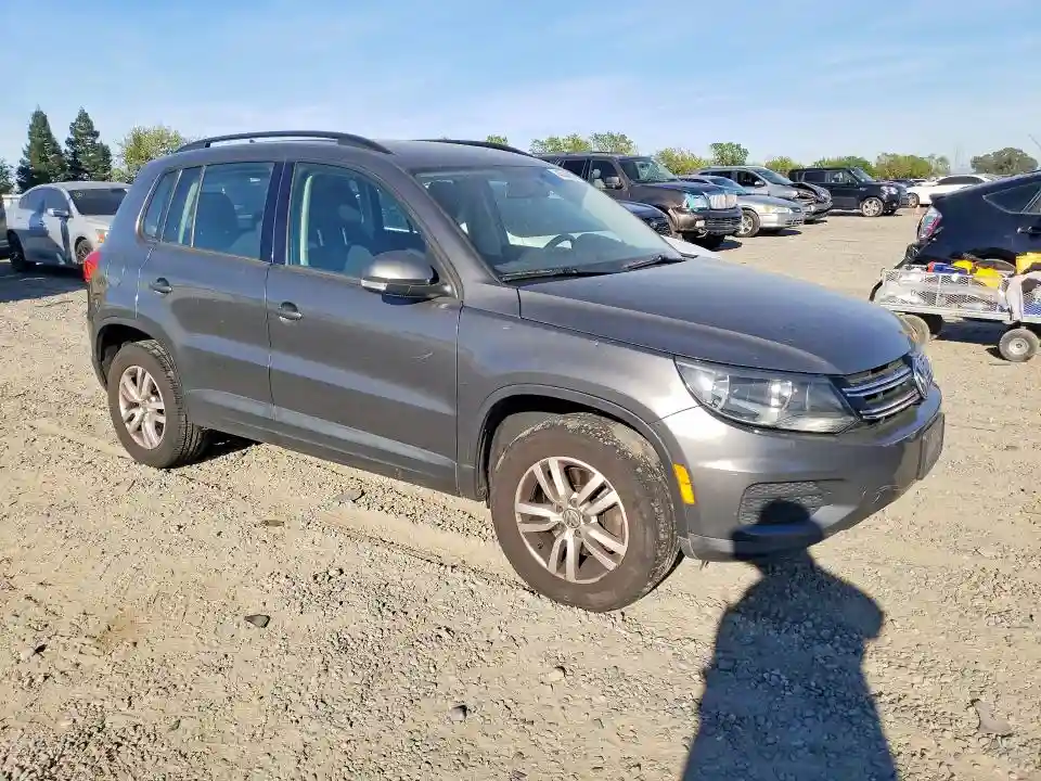 WVGAV7AX8FW597183 2015 VOLKSWAGEN TIGUAN-3