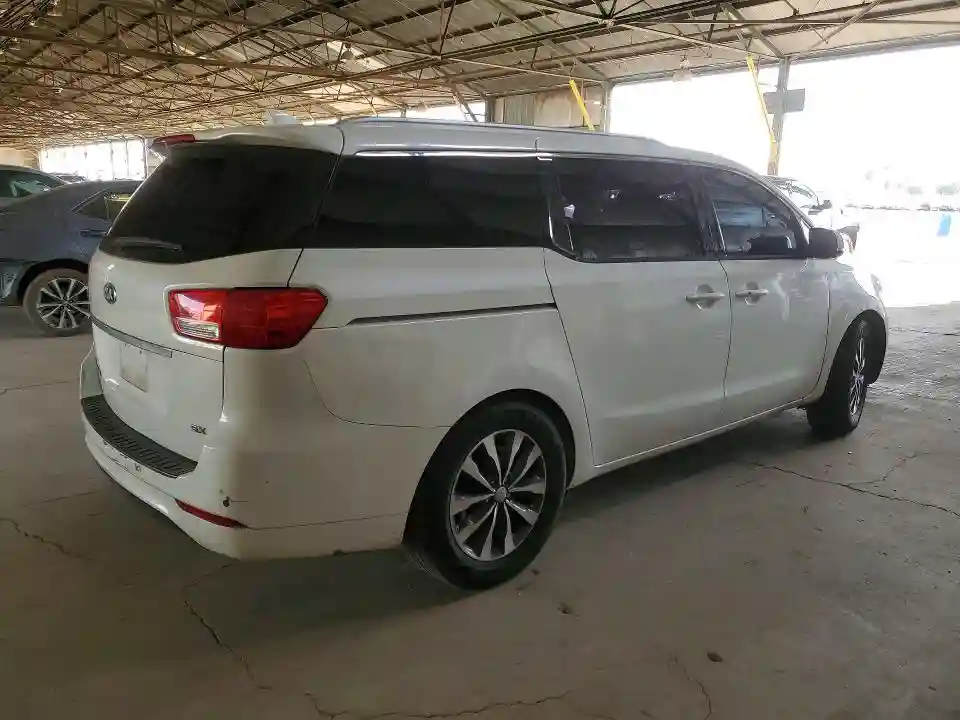 KNDMC5C16J6380728 2018 KIA SEDONA-2