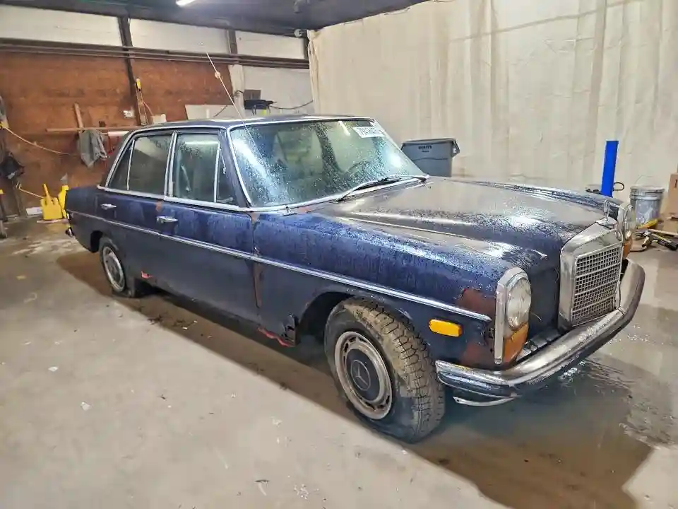 114015100304449 1971 MERCEDES-BENZ 230-CLASS-3