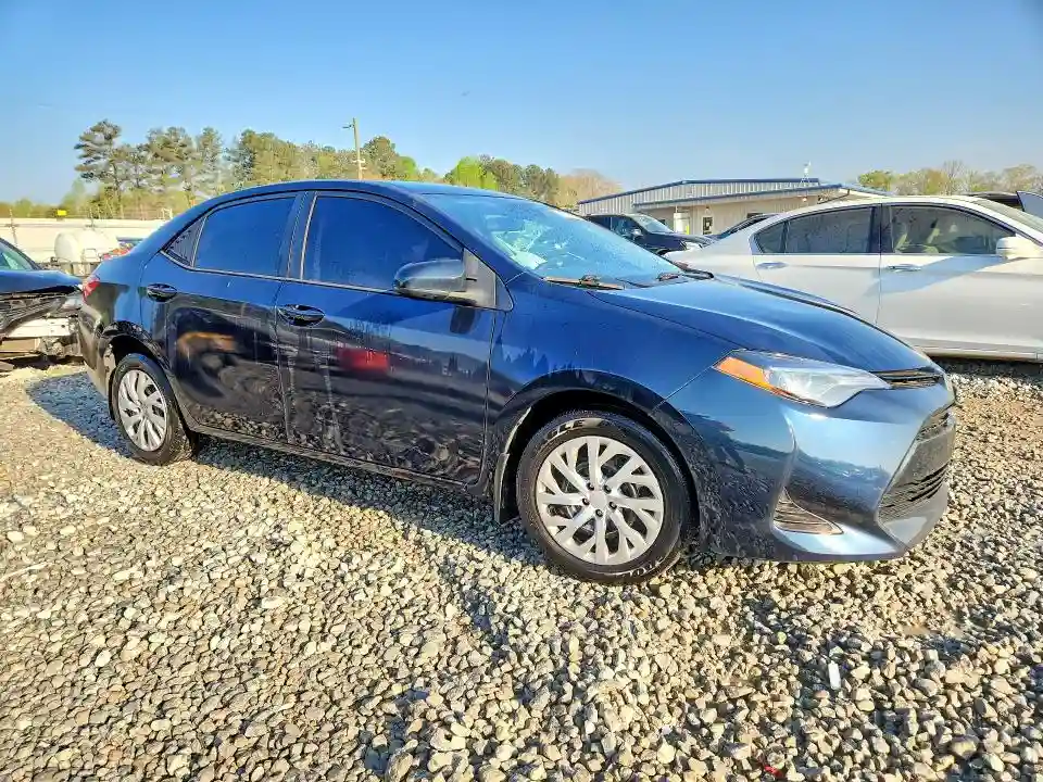5YFBURHE8JP782038 2018 TOYOTA COROLLA-3