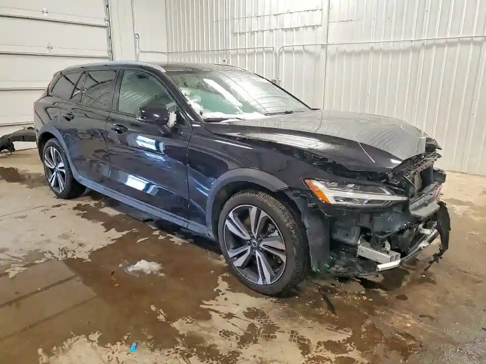 YV4L12WK0S2148992 2025 VOLVO V60-3