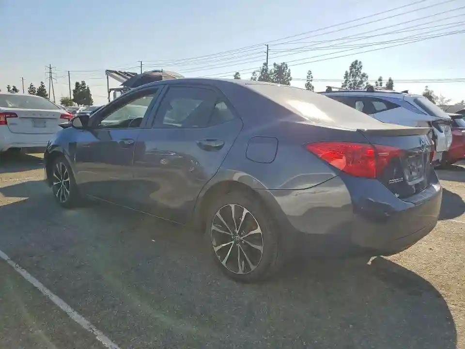 5YFBURHEXJP758565 2018 TOYOTA COROLLA-1