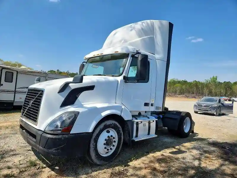 4V4N39TG4JN892501 2018 VOLVO VN-1