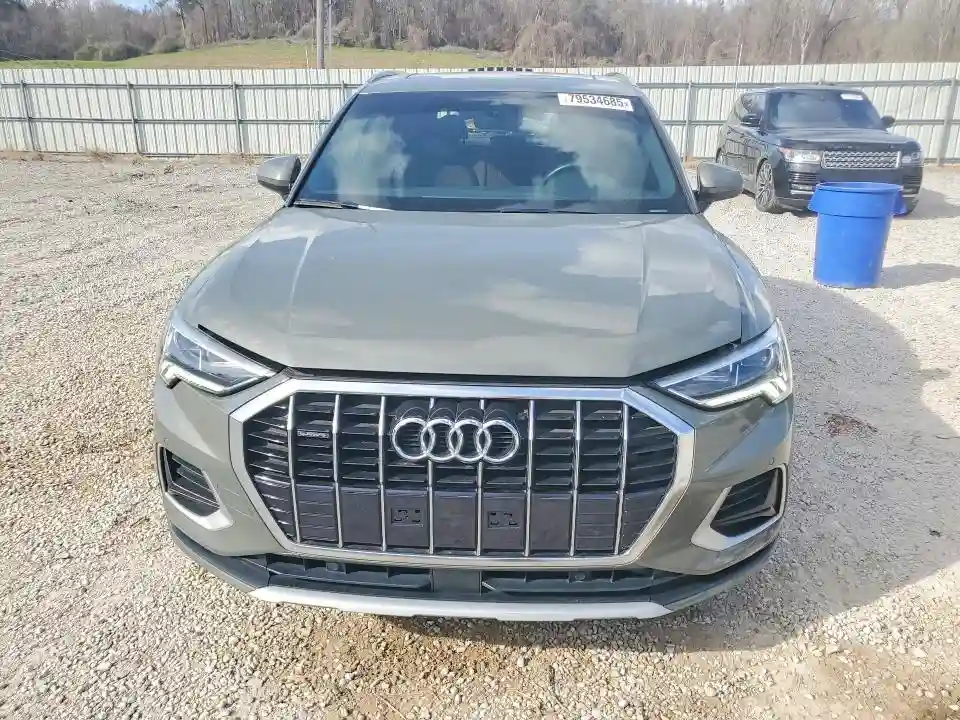 WA1BECF38L1043622 2020 AUDI Q3-4