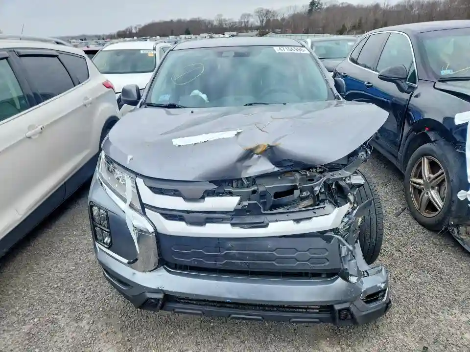 JA4APUAU1MU004009 2021 MITSUBISHI OUTLANDER-4