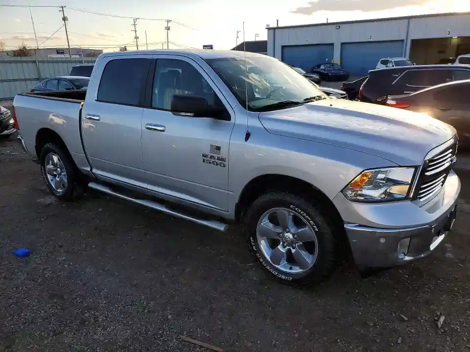 1C6RR7LG9JS222323 2018 RAM 1500-3