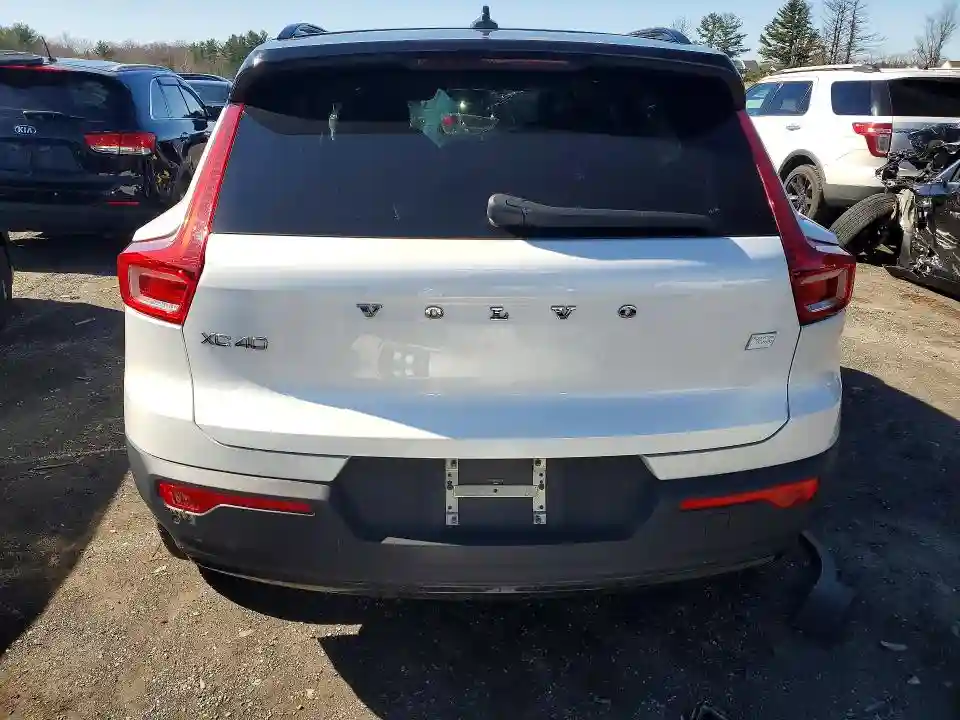 YV4ED3UR4N2685911 2022 VOLVO XC40-5