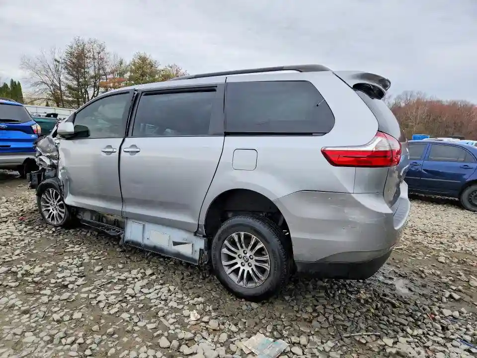 5TDYZ3DC1JS910401 2018 TOYOTA SIENNA-1