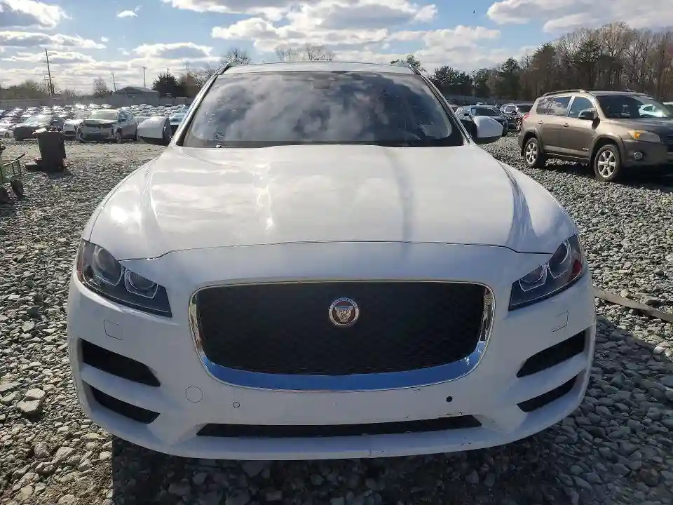 SADCJ2FX6JA324936 2018 JAGUAR F-PACE-4