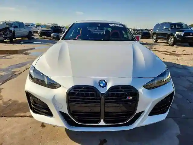 WBA83DA03SCT82734 2025 BMW M4-4