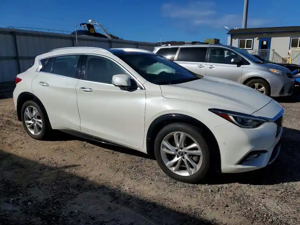 SJKCH5CP3JA001972 2018 INFINITI QX30-3