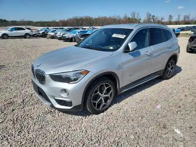 WBXHT3C39J5F91084 2018 BMW X1-0