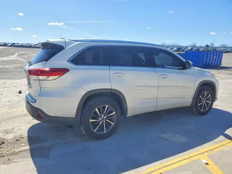 5TDJZRFH9JS528095 2018 TOYOTA HIGHLANDER-2