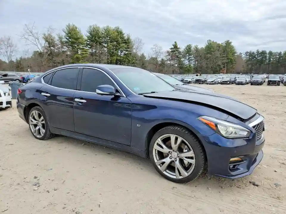 JN1BY1AR9FM561421 2015 INFINITI Q70-3