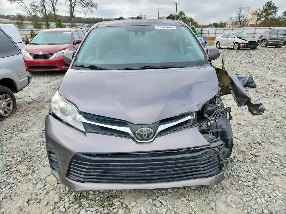 5TDKZ3DC5JS951426 2018 TOYOTA SIENNA-4