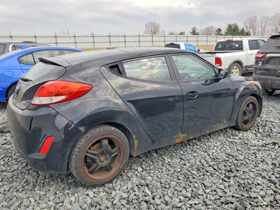 KMHTC6AD8CU042191 2012 HYUNDAI VELOSTER-2