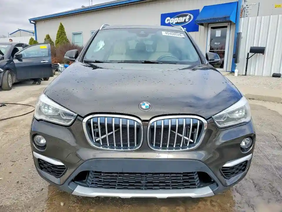 WBXHU7C30J5H43094 2018 BMW X1-4