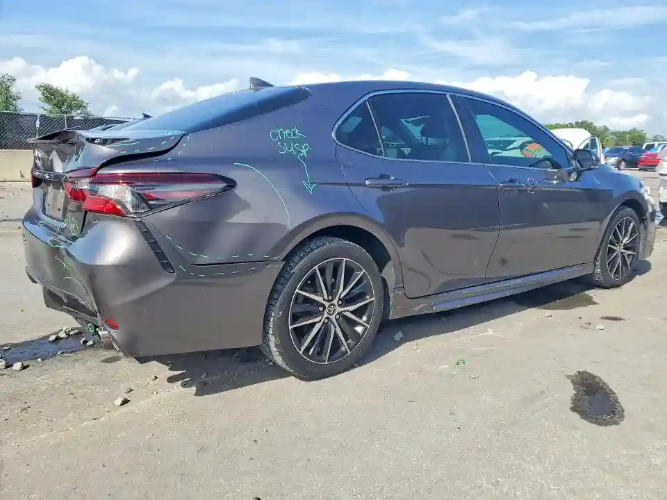 4T1G11AK9NU646893 2022 TOYOTA CAMRY-2