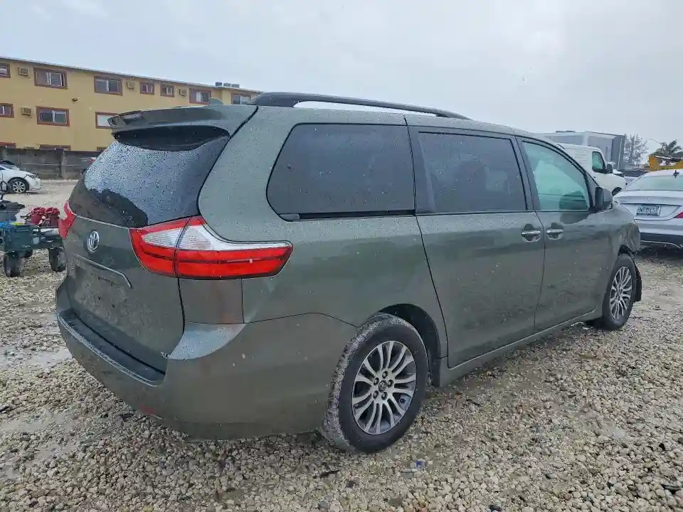 5TDYZ3DC0JS942398 2018 TOYOTA SIENNA-2