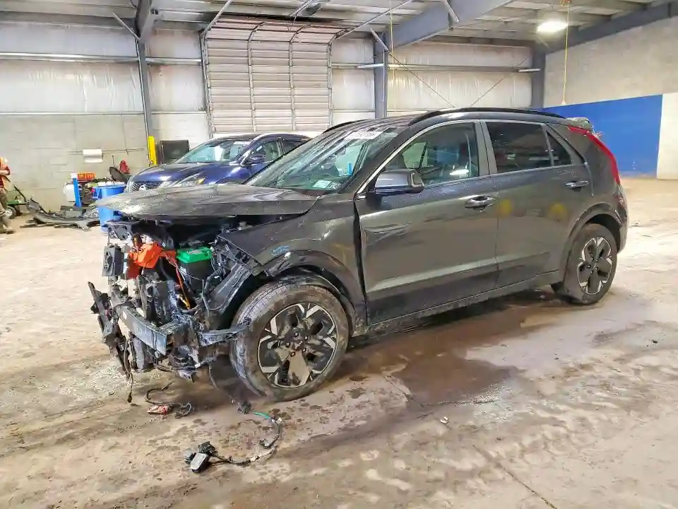 KNDCR3L16P5053288 2023 KIA NIRO EV-0
