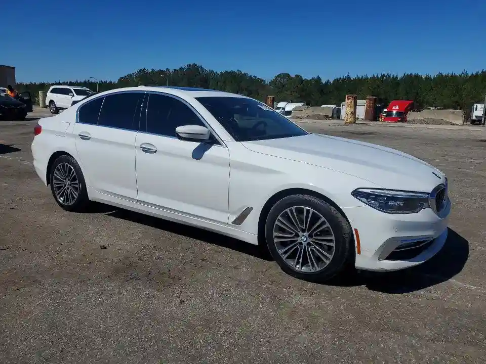 WBAJA7C57JWC76000 2018 BMW 5 SERIES-3