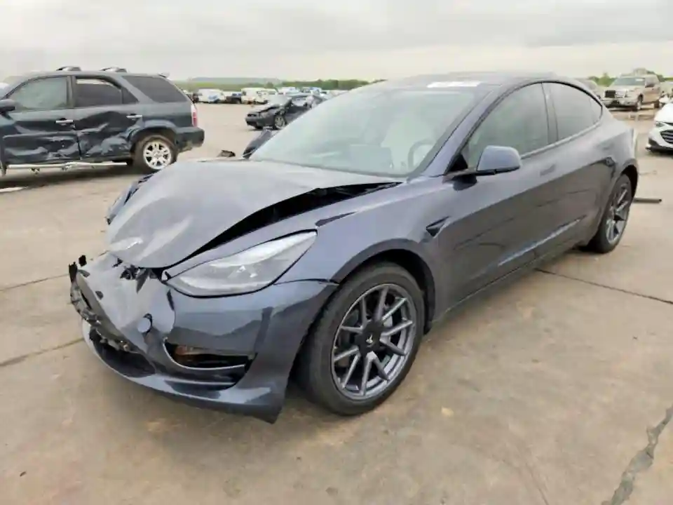 5YJ3E1EA0PF467727 2023 TESLA MODEL 3-0