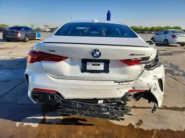 WBA83DA03SCT82734 2025 BMW M4-5