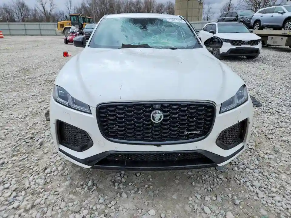 SADCT2EX1RA736334 2024 JAGUAR F-PACE-4