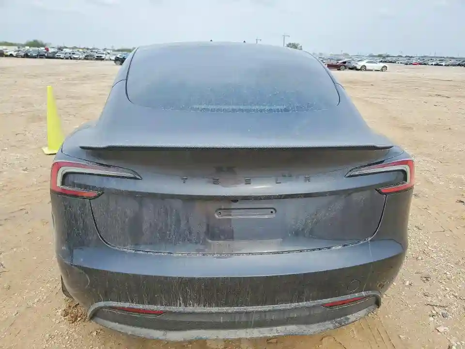 5YJ3E1EA9SF022735 2025 TESLA MODEL 3-5