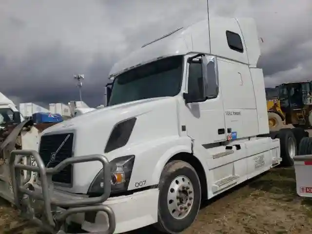 4V4NC9EH7FN183882 2015 VOLVO VN-1