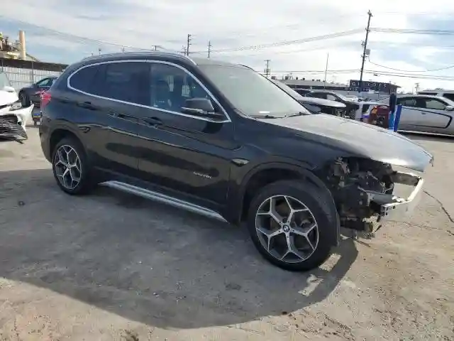 WBXHU7C35HP924607 2017 BMW X1-3
