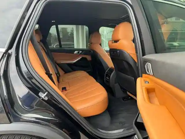 5UXCR6C52KLK81618 2019 BMW X5-5