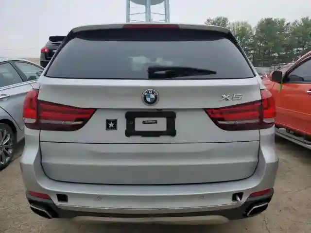 5UXKR0C55J0Y06230 2018 BMW X5-5