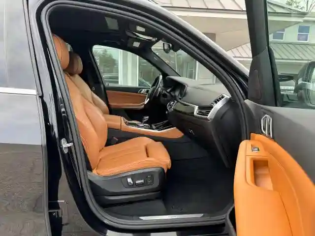 5UXCR6C52KLK81618 2019 BMW X5-4