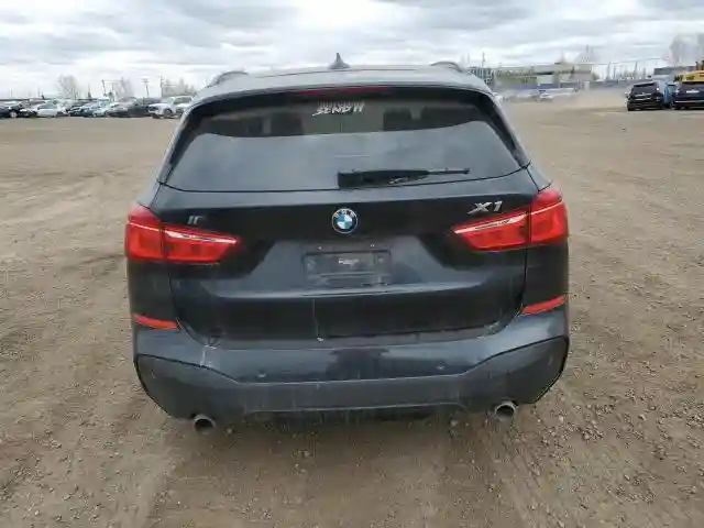 WBXHT3C33J5F90867 2018 BMW X1-5