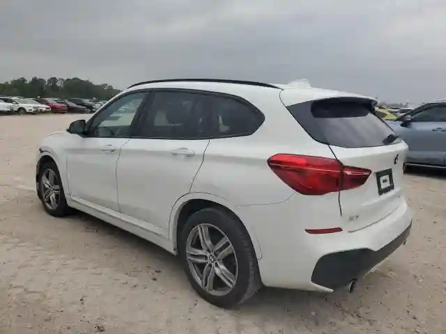 WBXHU7C54K5L10409 2019 BMW X1-1