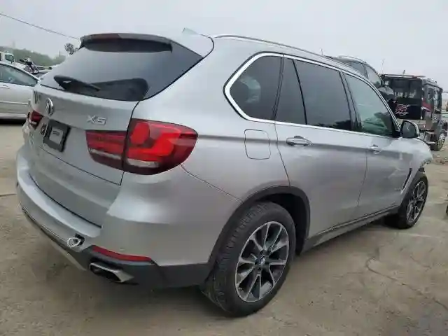 5UXKR0C55J0Y06230 2018 BMW X5-2