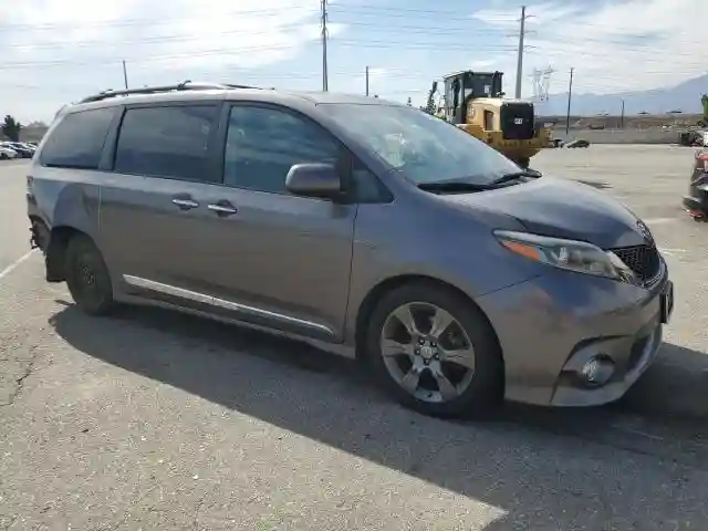 5TDXK3DC6GS741842 2016 TOYOTA SIENNA-3